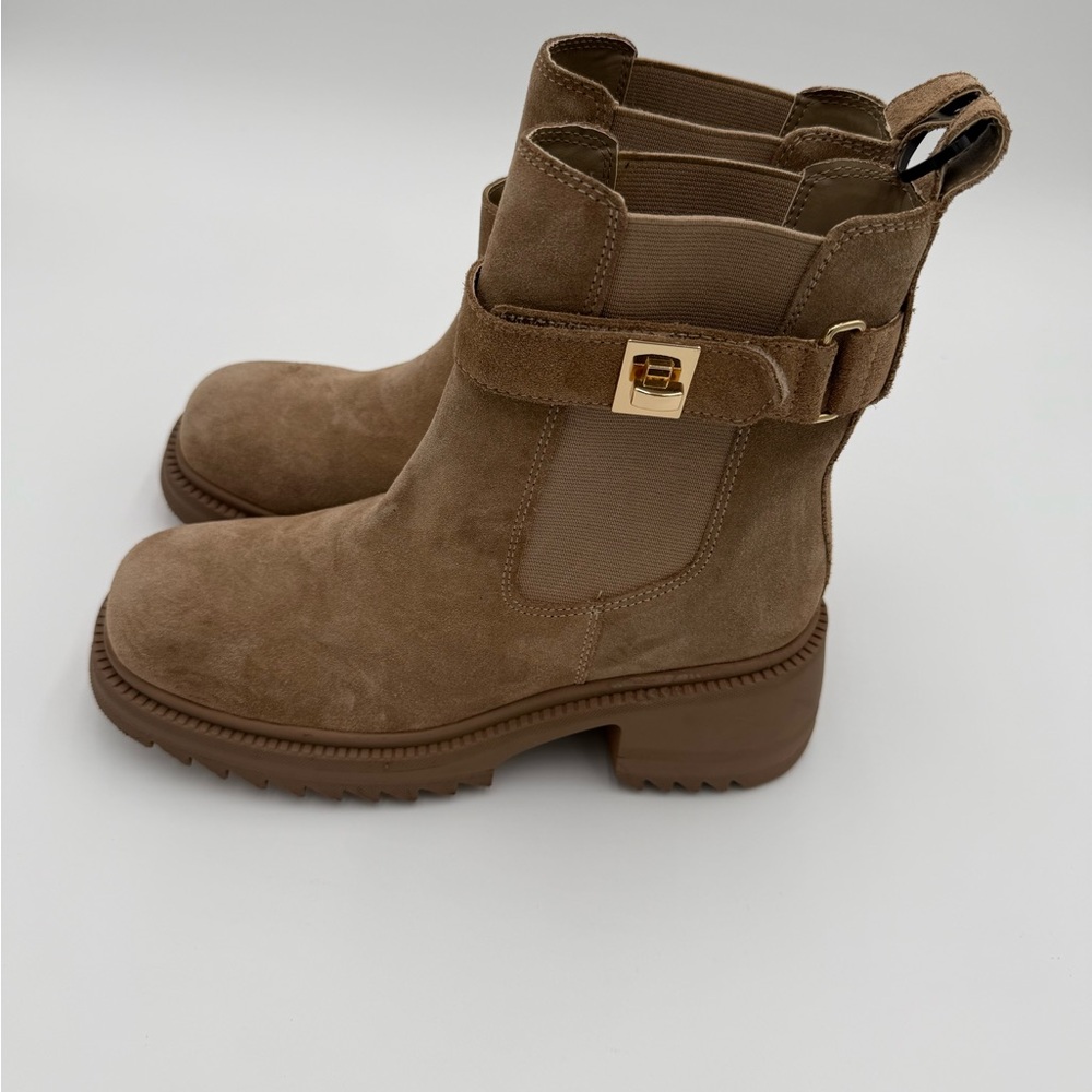 STEVE MADDEN | Tan Suede Combat Boots